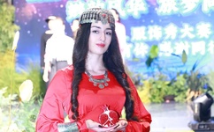 漂亮的女学生被强BD在线观看